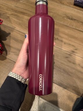 Corkcicle Plum burgundy Stainless Steel Water Bottle nwot